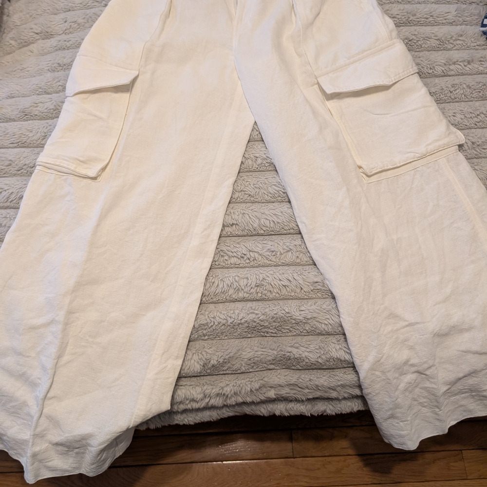 Banana Republic Cream Wide Leg Cargo Pants
